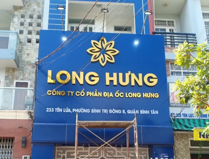 Chữ alu lắp trên bảng hiệu mặt tiền cửa hàng