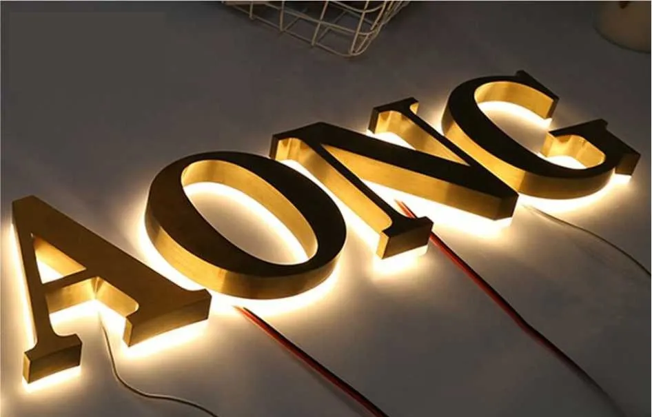 Kiểm tra ánh sáng bộ chữ nổi LED trước khi thi công
