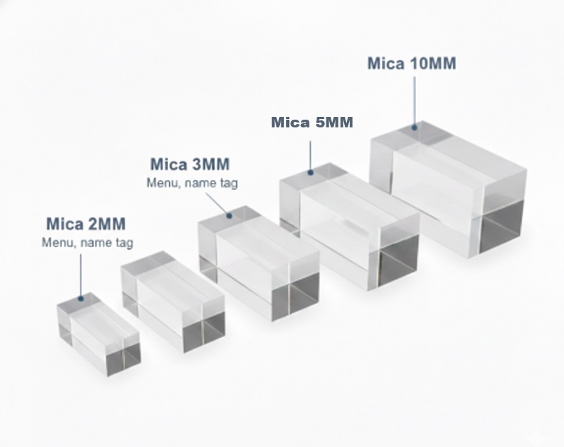 Phân biệt độ dày tấm mica và độ nổi của chữ hộp