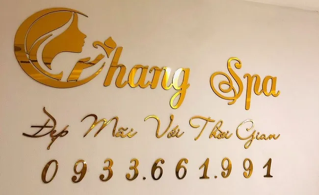 Logo alu vang guong trang tri dep theo thiet ke