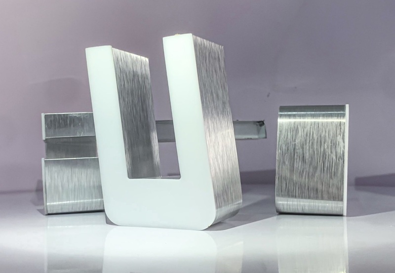 Mica chân inox xước