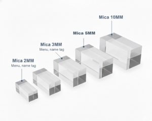 Phân biệt độ dày tấm mica và độ nổi của chữ hộp