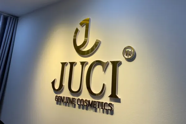 Gia công logo chữ nổi